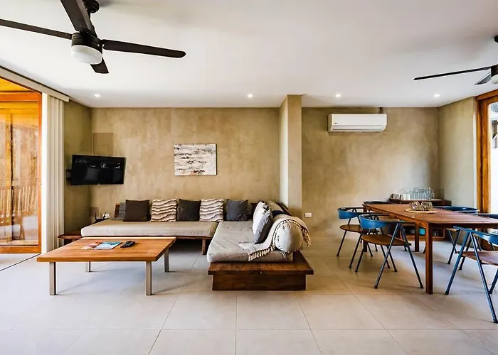 Spacious & Serene With Partial Ocean & Jungle View Apartahotel